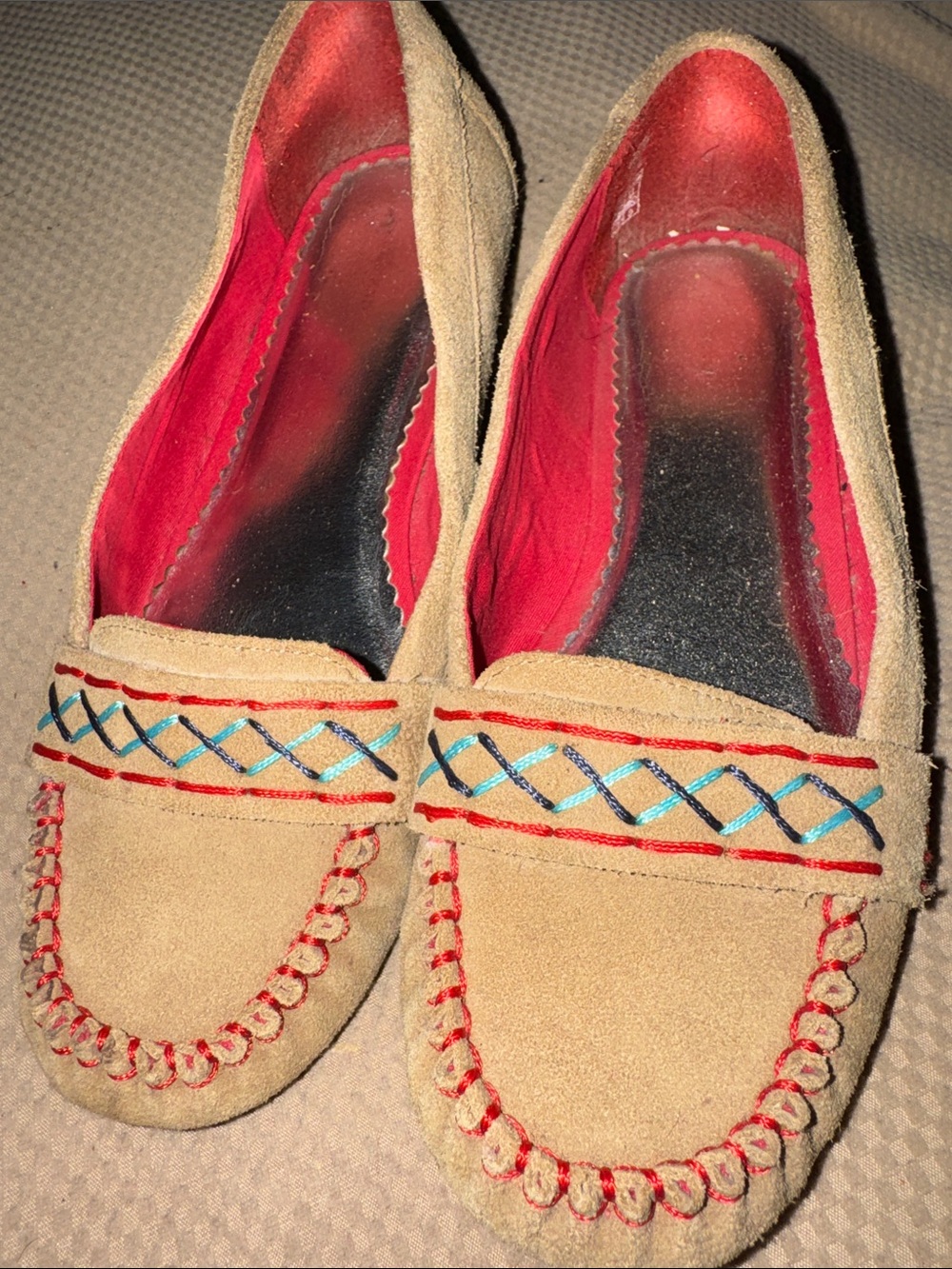 LandsEnd Tan Suede Moccasins Red Interior Multicolor Stitching Girls Size 4 Kids